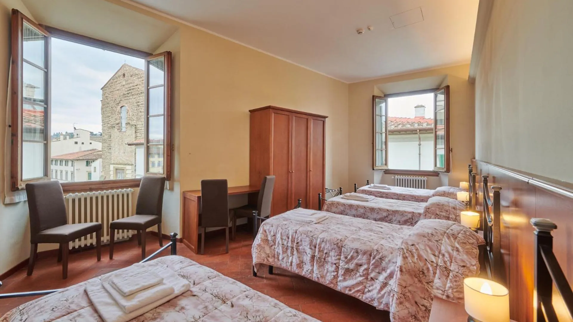 Casa Santo Nome Di Gesu Otel Floransa