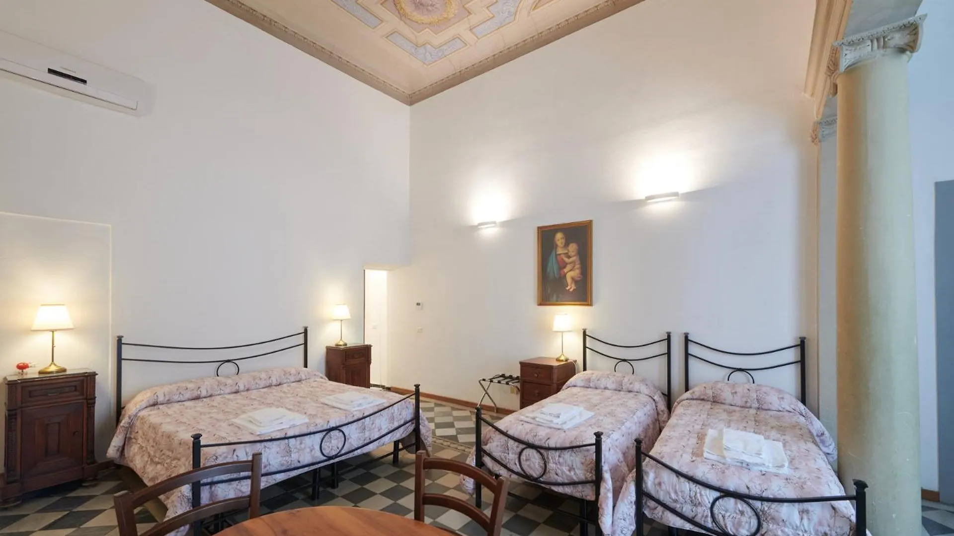 Casa Santo Nome Di Gesu Otel Floransa