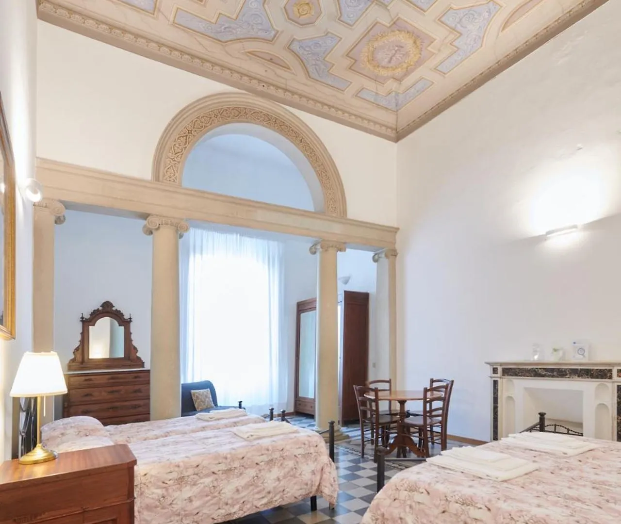 Casa Santo Nome Di Gesu Otel Floransa