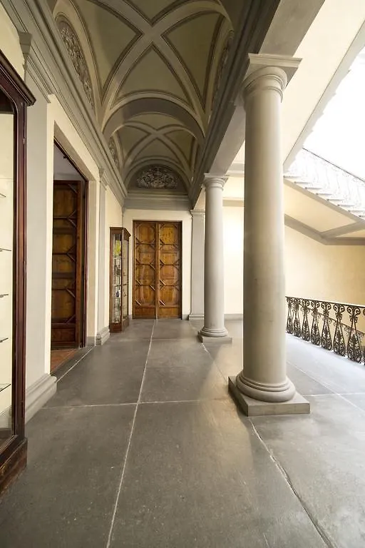 Casa Santo Nome Di Gesu Otel Floransa