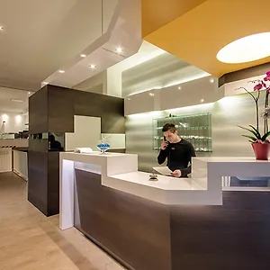 *** Otel Genius Downtown İtalya