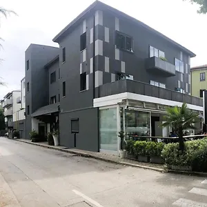 *** Otel Nuova İtalya