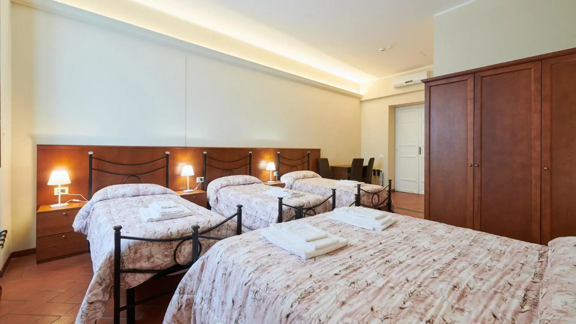 Casa Santo Nome Di Gesu Hotel Florence 3*,